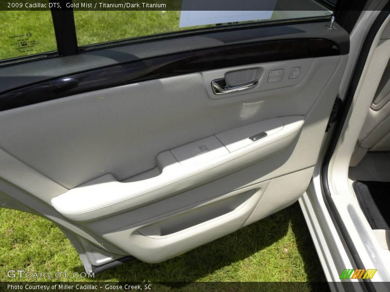 Gold Mist / Titanium/Dark Titanium 2009 Cadillac DTS