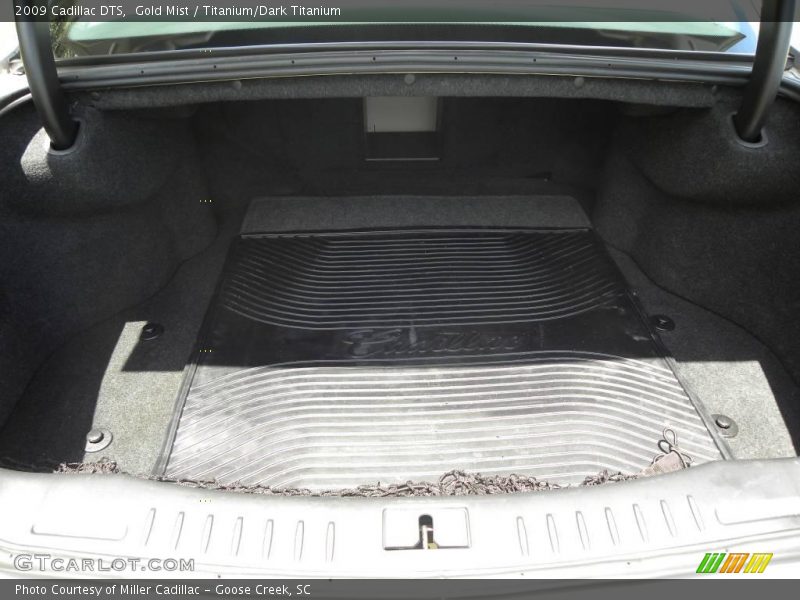 Gold Mist / Titanium/Dark Titanium 2009 Cadillac DTS