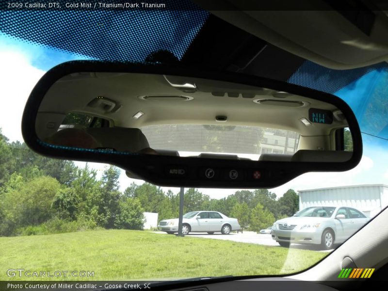 Gold Mist / Titanium/Dark Titanium 2009 Cadillac DTS