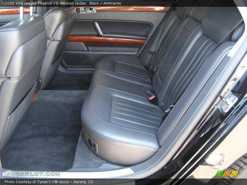 Black / Anthracite 2005 Volkswagen Phaeton V8 4Motion Sedan