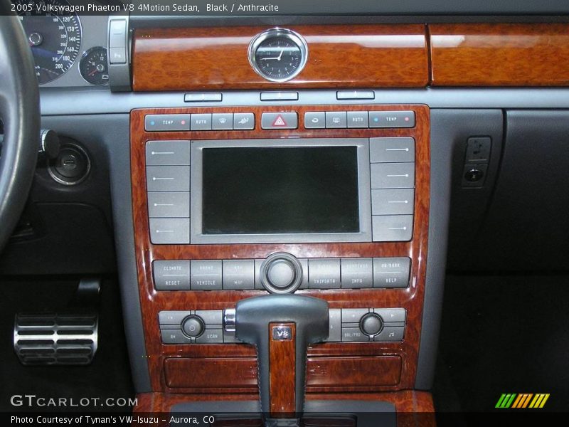 Black / Anthracite 2005 Volkswagen Phaeton V8 4Motion Sedan