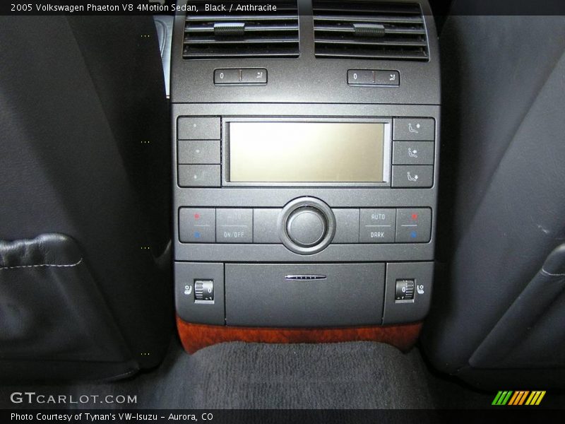 Black / Anthracite 2005 Volkswagen Phaeton V8 4Motion Sedan