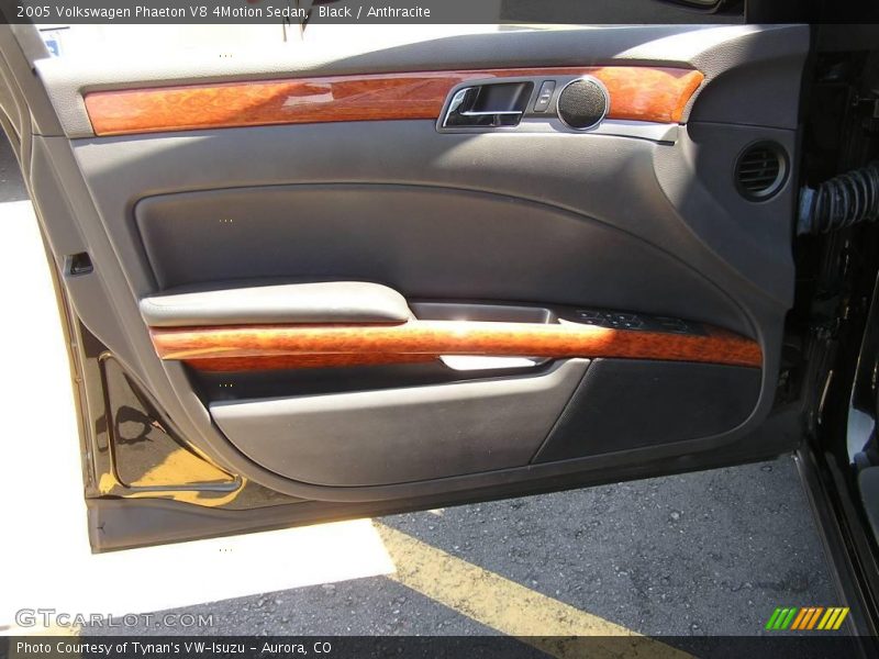 Black / Anthracite 2005 Volkswagen Phaeton V8 4Motion Sedan