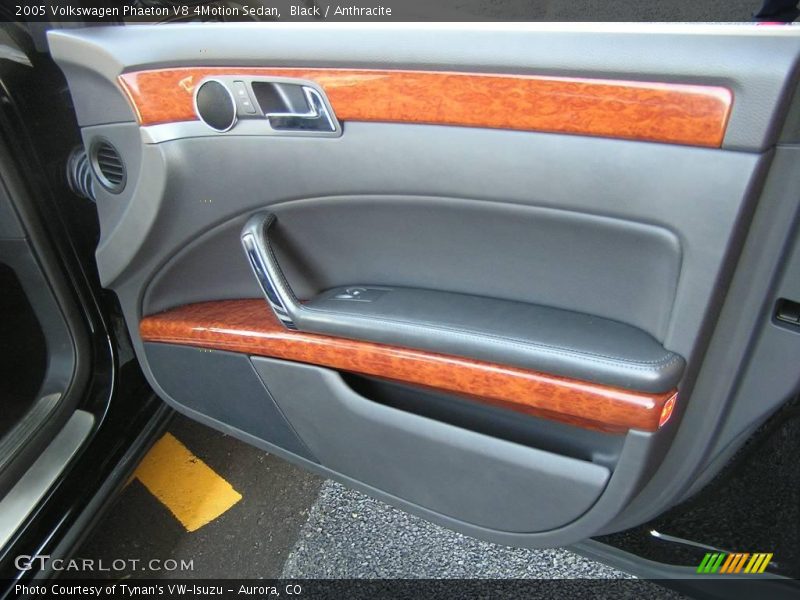 Black / Anthracite 2005 Volkswagen Phaeton V8 4Motion Sedan