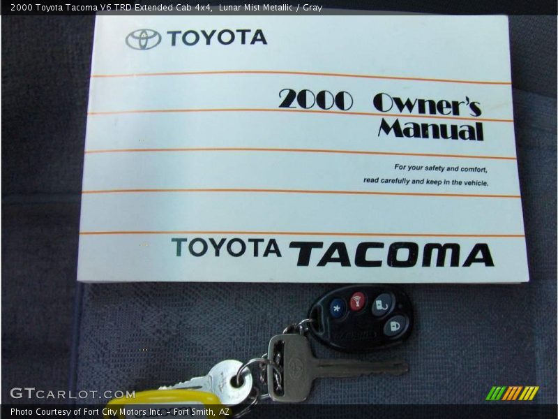 Lunar Mist Metallic / Gray 2000 Toyota Tacoma V6 TRD Extended Cab 4x4