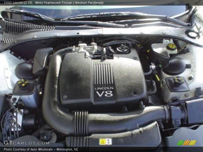 White Pearlescent Tricoat / Medium Parchment 2002 Lincoln LS V8