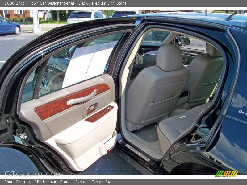 Black / Medium Light Stone 2006 Lincoln Town Car Designer Series