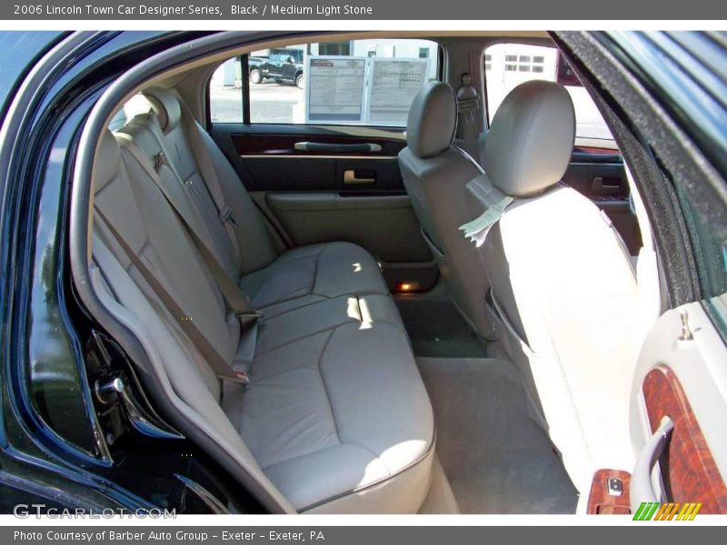 Black / Medium Light Stone 2006 Lincoln Town Car Designer Series