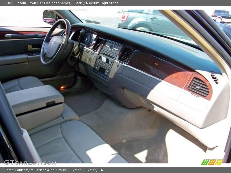 Black / Medium Light Stone 2006 Lincoln Town Car Designer Series