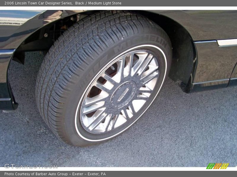 Black / Medium Light Stone 2006 Lincoln Town Car Designer Series