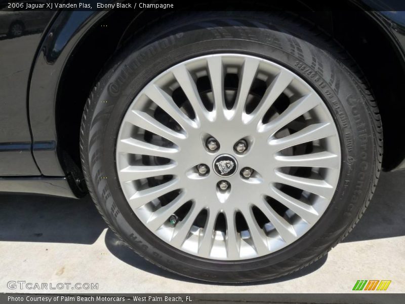 Ebony Black / Champagne 2006 Jaguar XJ Vanden Plas