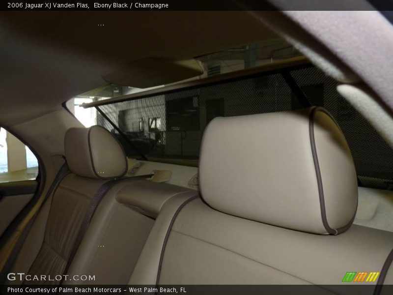 Ebony Black / Champagne 2006 Jaguar XJ Vanden Plas