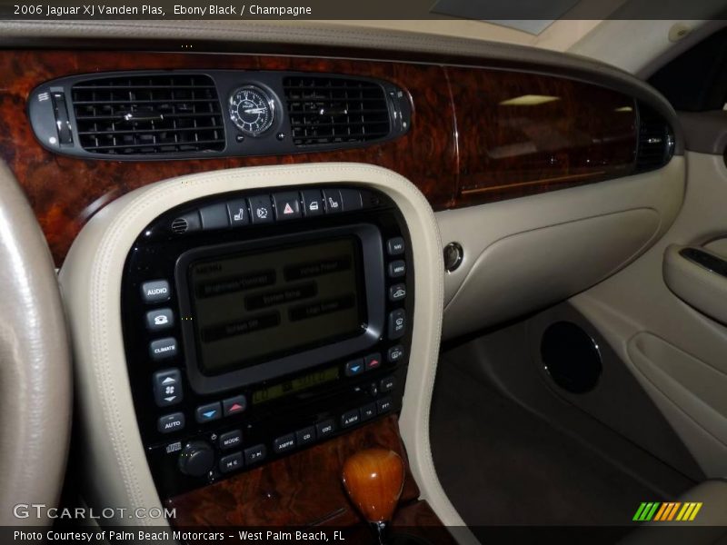 Ebony Black / Champagne 2006 Jaguar XJ Vanden Plas