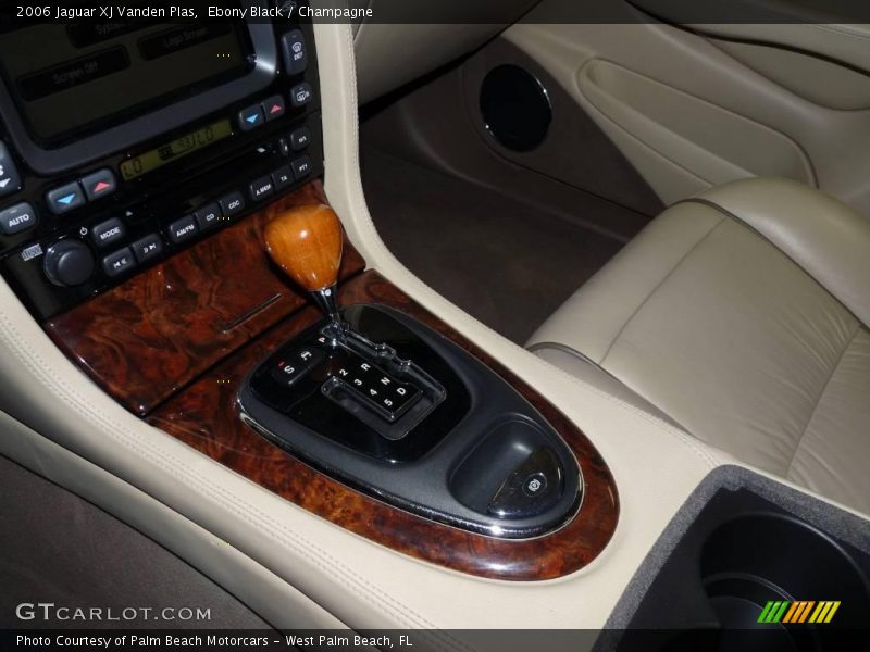 Ebony Black / Champagne 2006 Jaguar XJ Vanden Plas