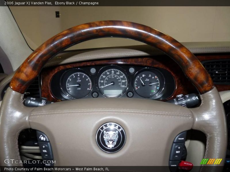 Ebony Black / Champagne 2006 Jaguar XJ Vanden Plas