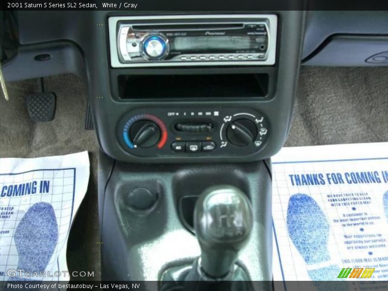 White / Gray 2001 Saturn S Series SL2 Sedan