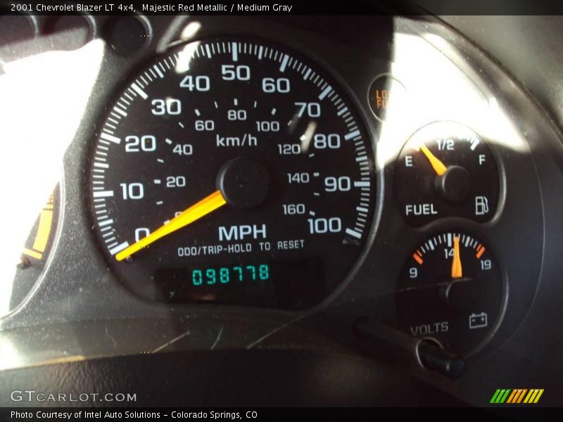 Majestic Red Metallic / Medium Gray 2001 Chevrolet Blazer LT 4x4