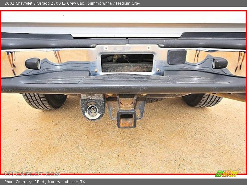 Summit White / Medium Gray 2002 Chevrolet Silverado 2500 LS Crew Cab