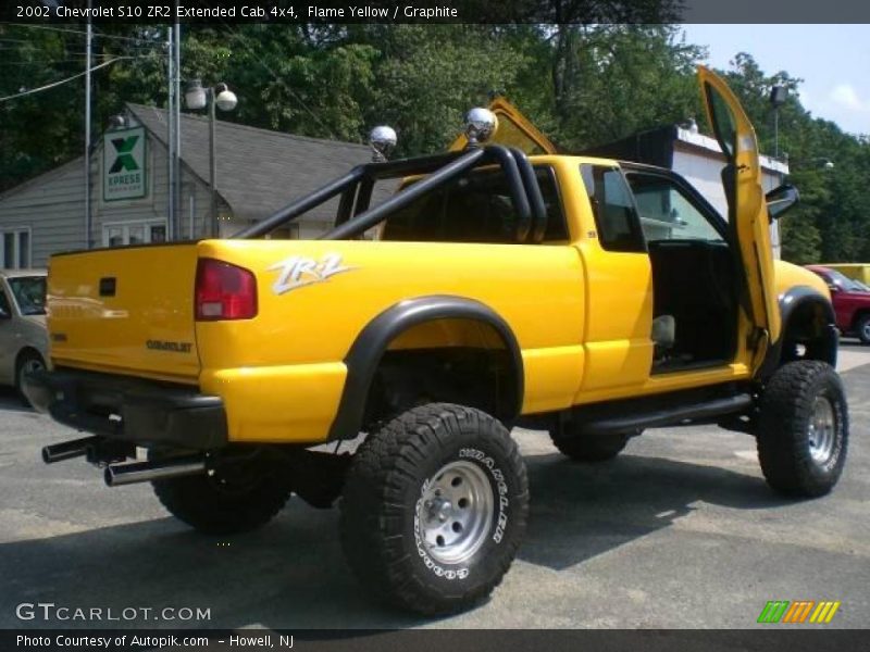 Flame Yellow / Graphite 2002 Chevrolet S10 ZR2 Extended Cab 4x4