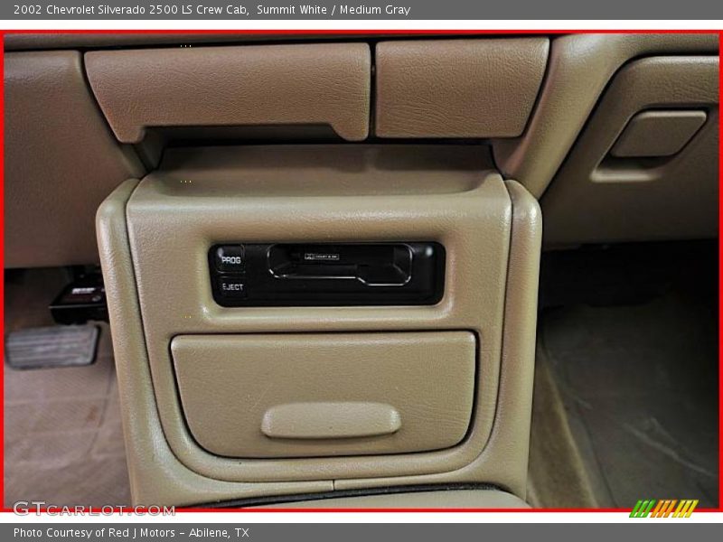Summit White / Medium Gray 2002 Chevrolet Silverado 2500 LS Crew Cab