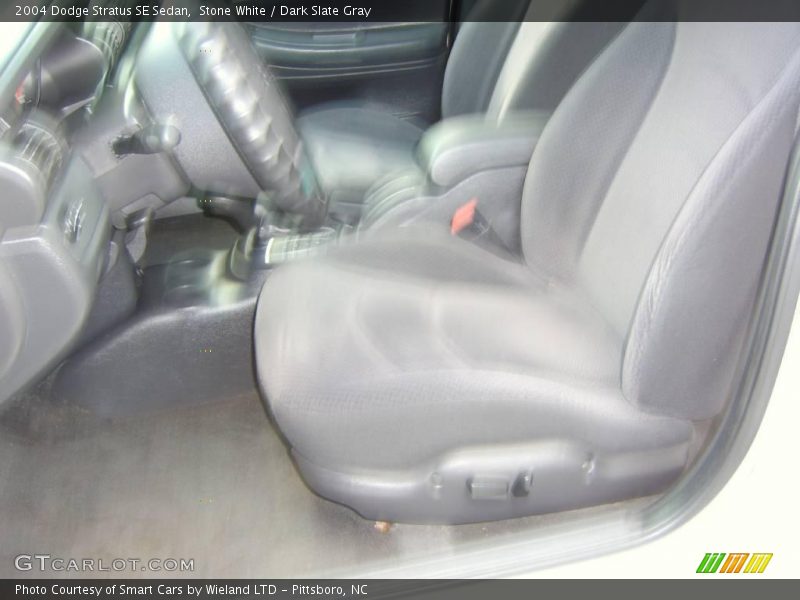 Stone White / Dark Slate Gray 2004 Dodge Stratus SE Sedan