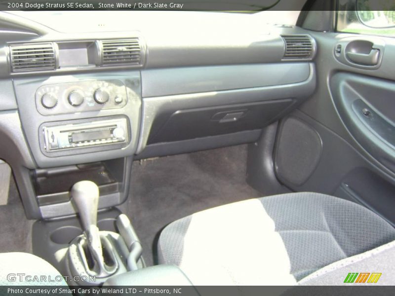 Stone White / Dark Slate Gray 2004 Dodge Stratus SE Sedan