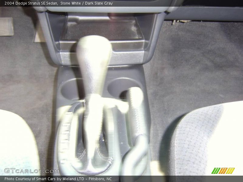 Stone White / Dark Slate Gray 2004 Dodge Stratus SE Sedan