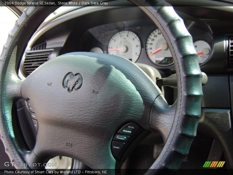 Stone White / Dark Slate Gray 2004 Dodge Stratus SE Sedan