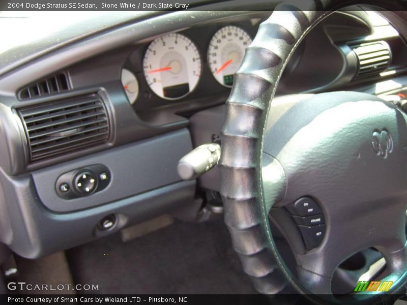Stone White / Dark Slate Gray 2004 Dodge Stratus SE Sedan
