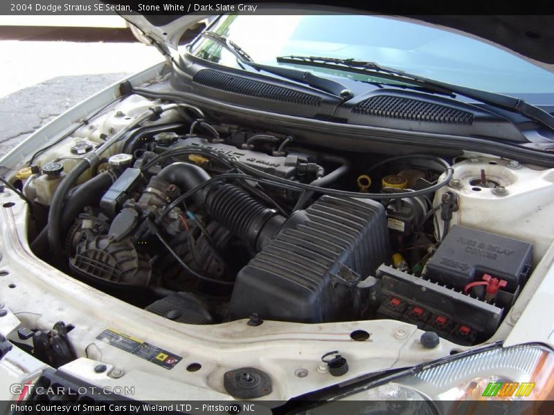 Stone White / Dark Slate Gray 2004 Dodge Stratus SE Sedan
