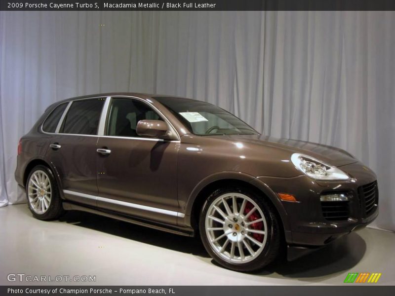 Macadamia Metallic / Black Full Leather 2009 Porsche Cayenne Turbo S