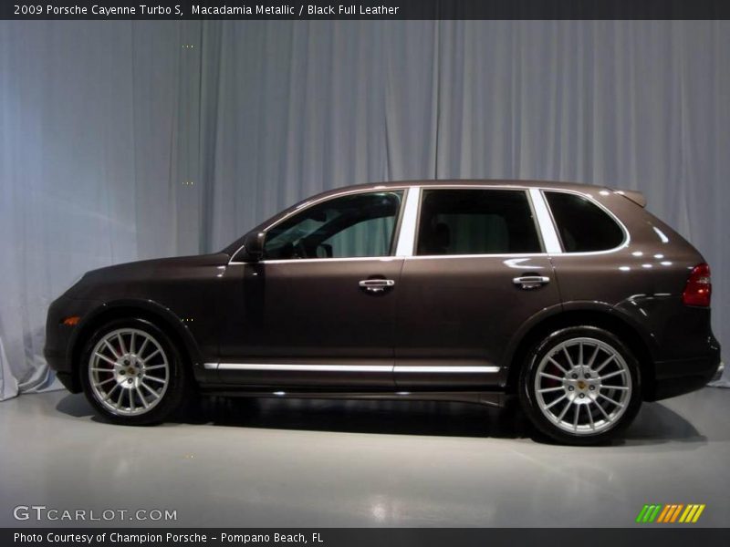 Macadamia Metallic / Black Full Leather 2009 Porsche Cayenne Turbo S