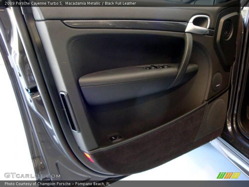 Macadamia Metallic / Black Full Leather 2009 Porsche Cayenne Turbo S