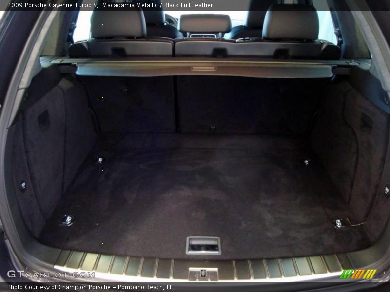 Macadamia Metallic / Black Full Leather 2009 Porsche Cayenne Turbo S
