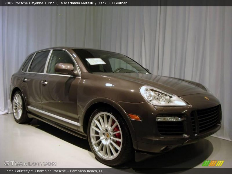 Macadamia Metallic / Black Full Leather 2009 Porsche Cayenne Turbo S