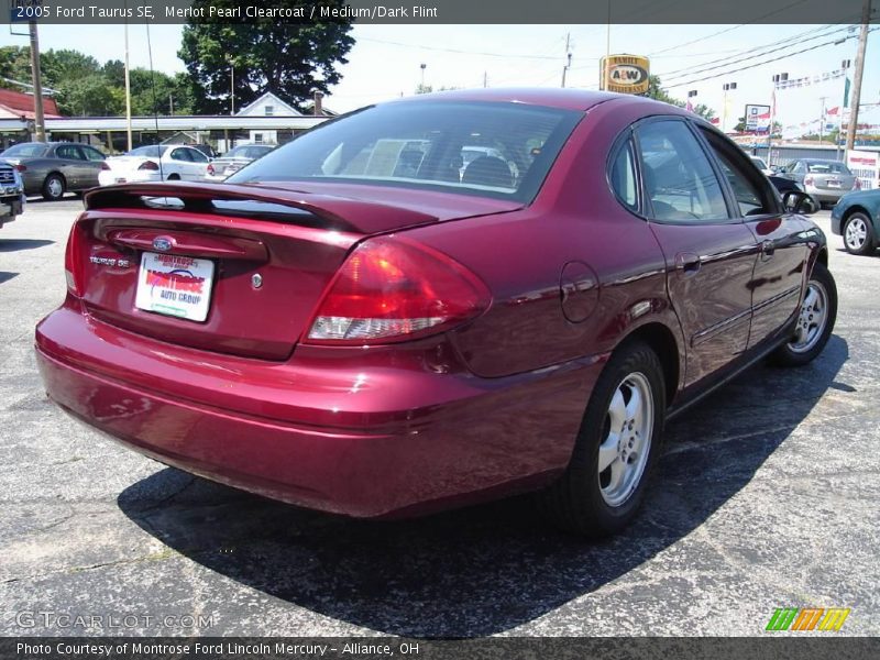 Merlot Pearl Clearcoat / Medium/Dark Flint 2005 Ford Taurus SE