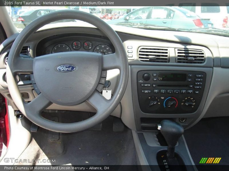Merlot Pearl Clearcoat / Medium/Dark Flint 2005 Ford Taurus SE