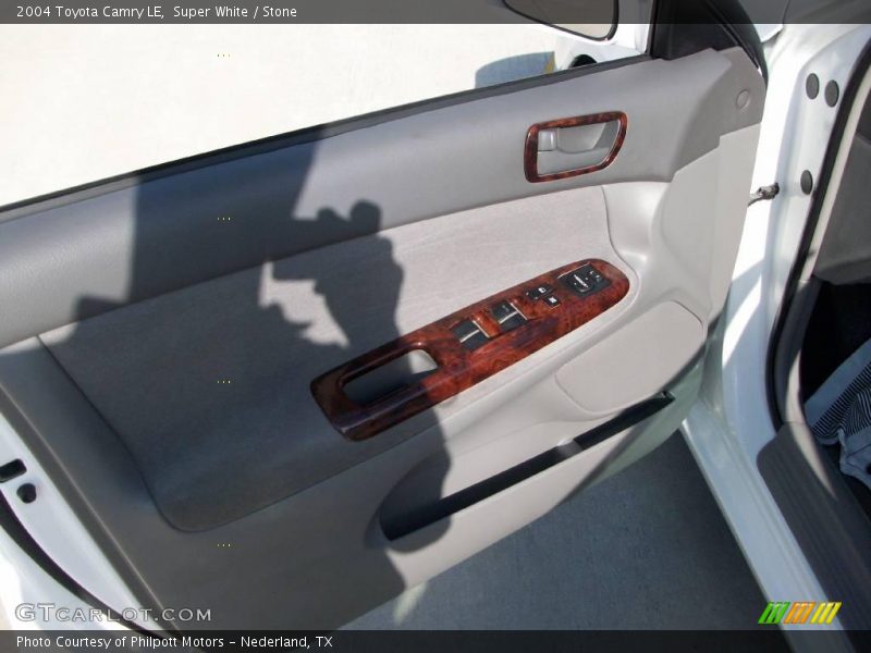 Super White / Stone 2004 Toyota Camry LE