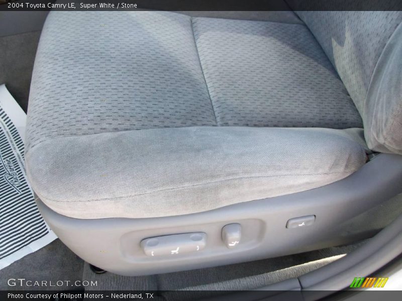 Super White / Stone 2004 Toyota Camry LE