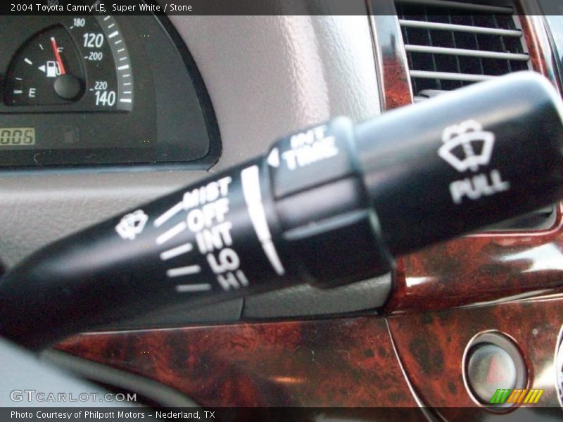 Super White / Stone 2004 Toyota Camry LE