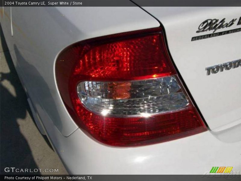 Super White / Stone 2004 Toyota Camry LE