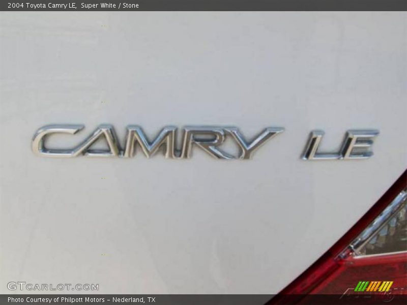 Super White / Stone 2004 Toyota Camry LE