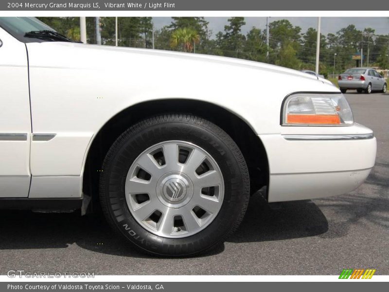 Vibrant White / Light Flint 2004 Mercury Grand Marquis LS