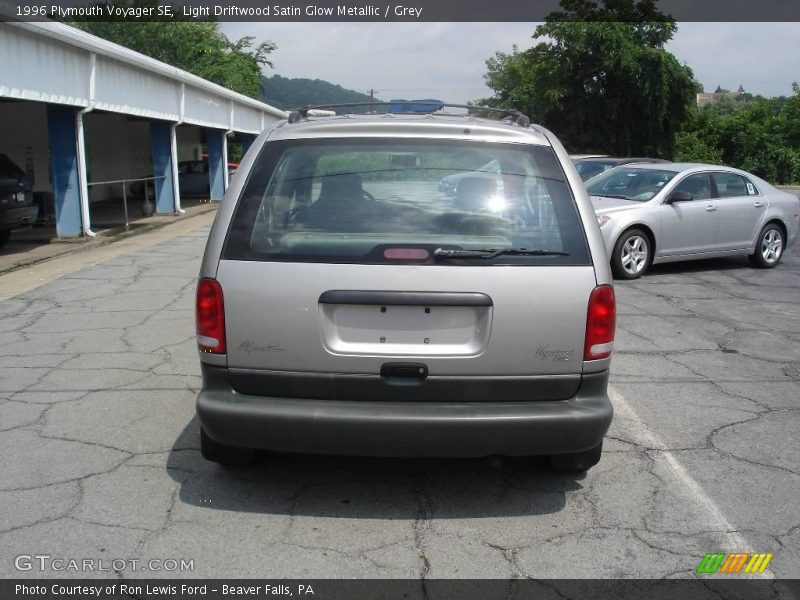 Light Driftwood Satin Glow Metallic / Grey 1996 Plymouth Voyager SE