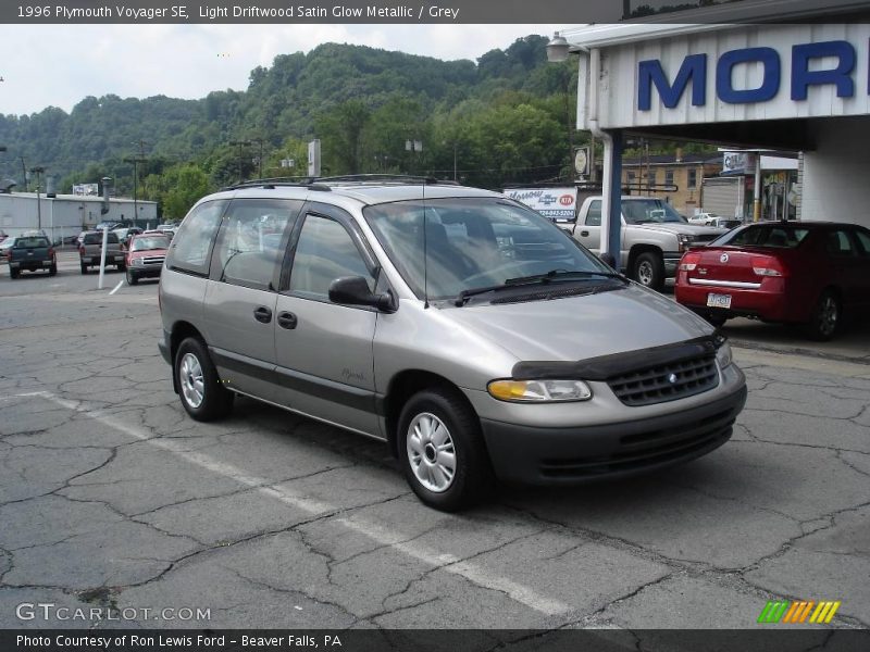 Light Driftwood Satin Glow Metallic / Grey 1996 Plymouth Voyager SE