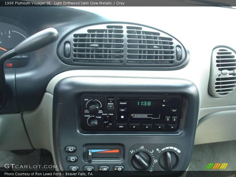 Light Driftwood Satin Glow Metallic / Grey 1996 Plymouth Voyager SE