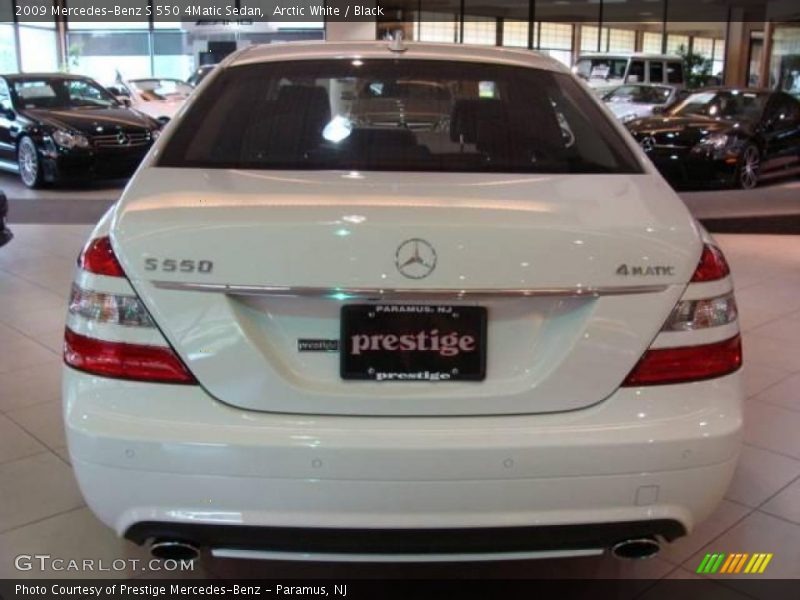 Arctic White / Black 2009 Mercedes-Benz S 550 4Matic Sedan