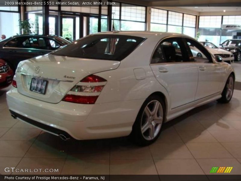 Arctic White / Black 2009 Mercedes-Benz S 550 4Matic Sedan
