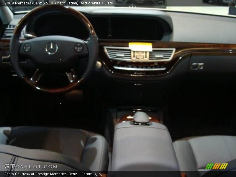 Arctic White / Black 2009 Mercedes-Benz S 550 4Matic Sedan
