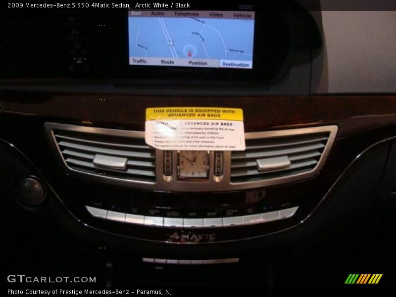 Arctic White / Black 2009 Mercedes-Benz S 550 4Matic Sedan